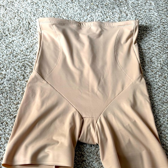 TC Fine Intimates Other - NWOT TC Seamless Shapewear in Beige